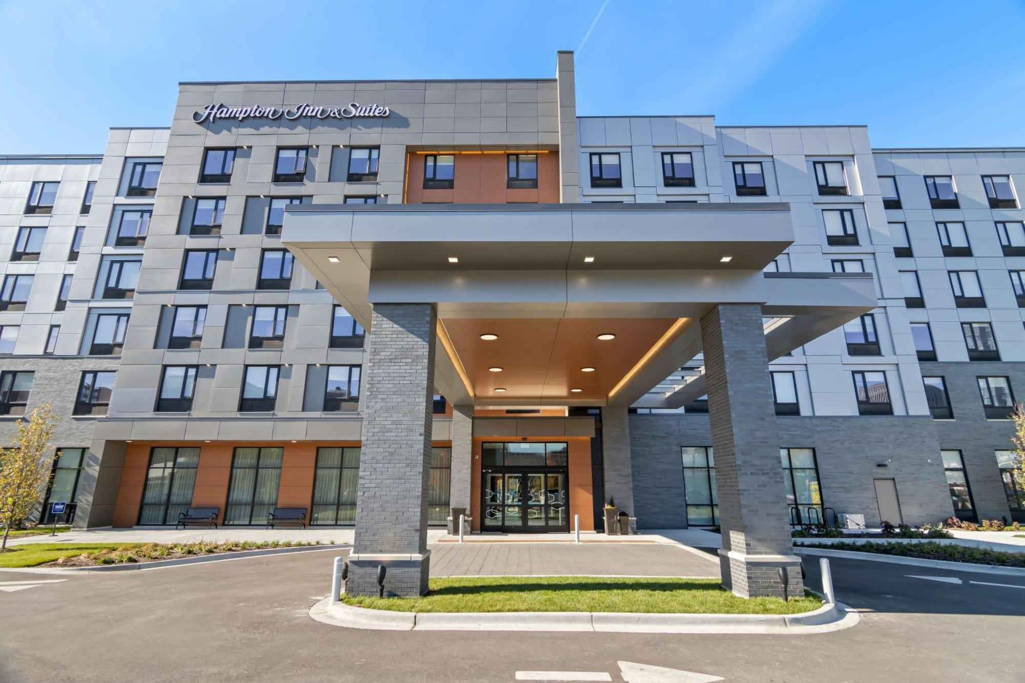 Hampton Inn & Suites Chicago Medical District Uic エクステリア 写真