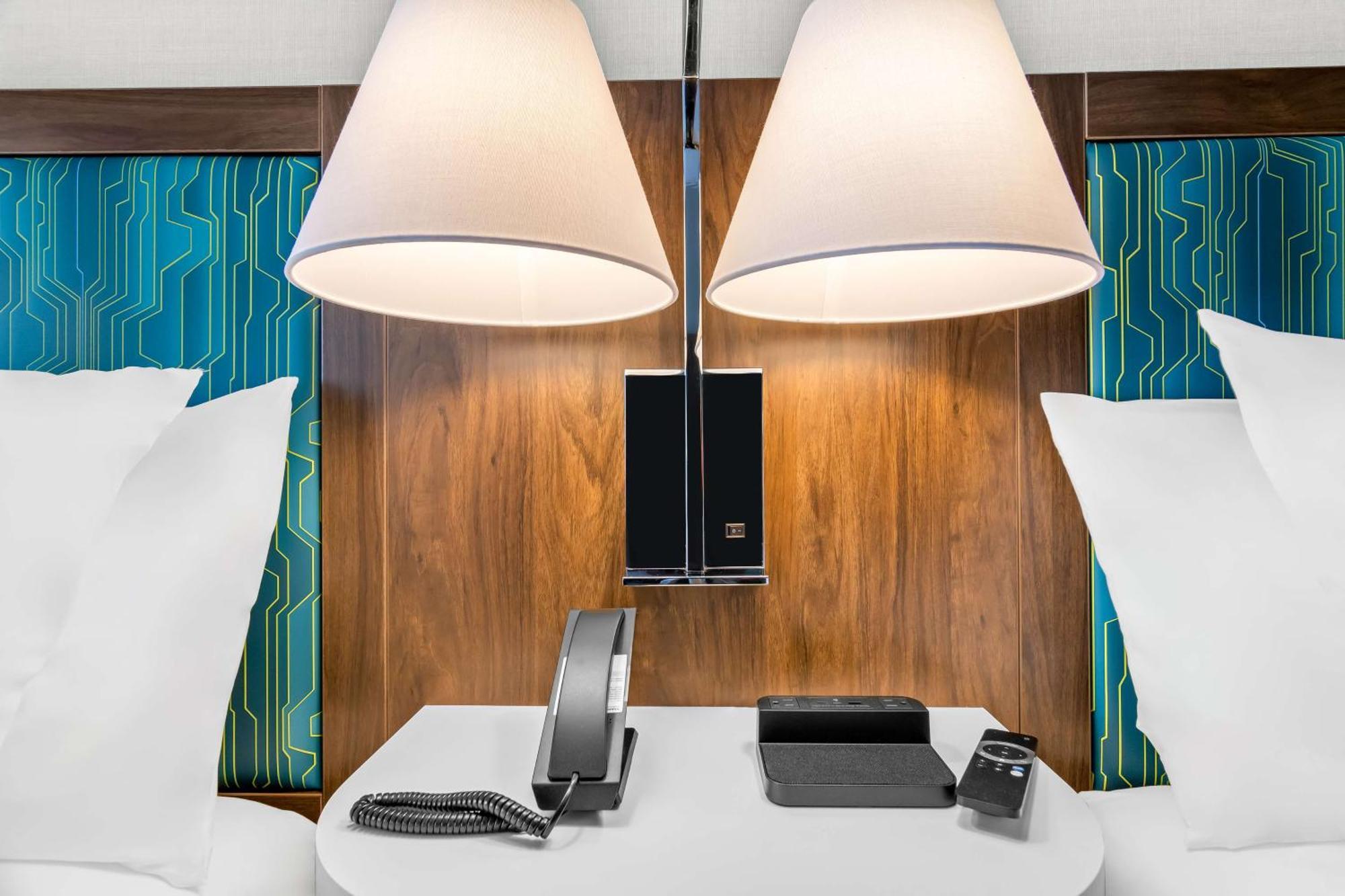 Hampton Inn & Suites Chicago Medical District Uic エクステリア 写真
